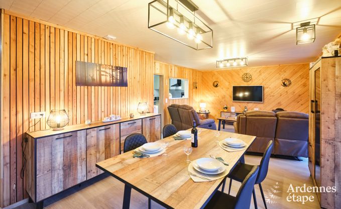 Rust verzekerd in deze charmante chalet voor 4 personen met hottub in de natuurlijke omgeving van Libin