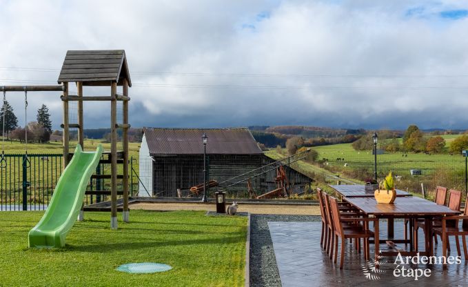 Kindvriendelijk vakantiehuis in Libramont voor 22 personen met tuin en speelkamer