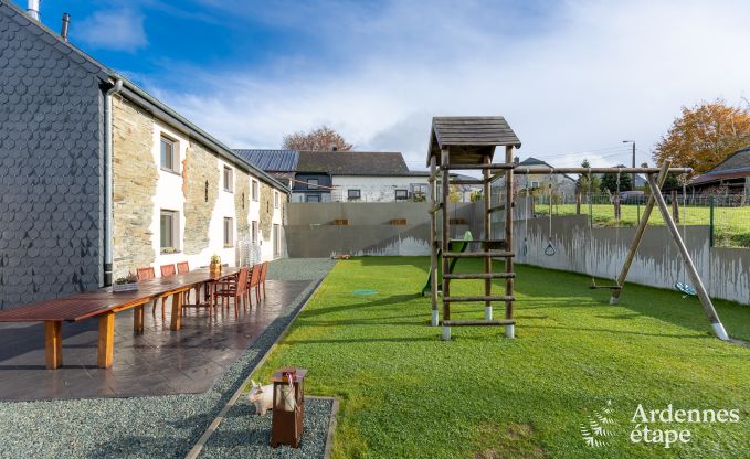 Kindvriendelijk vakantiehuis in Libramont voor 22 personen met tuin en speelkamer