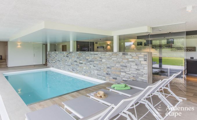 Luxe villa met binnenzwembad voor 15 personen in Libramont