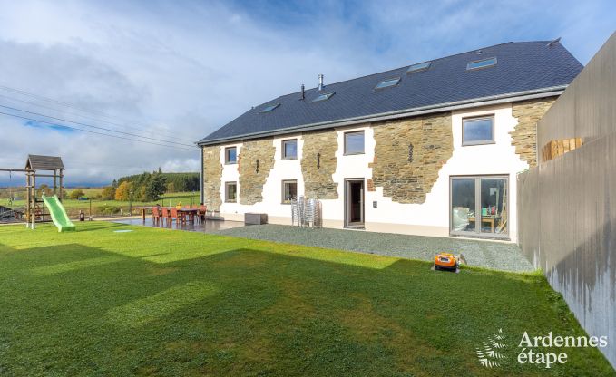 Kindvriendelijk vakantiehuis in Libramont voor 22 personen met tuin en speelkamer