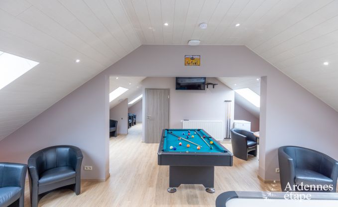 Kindvriendelijk vakantiehuis in Libramont voor 22 personen met tuin en speelkamer