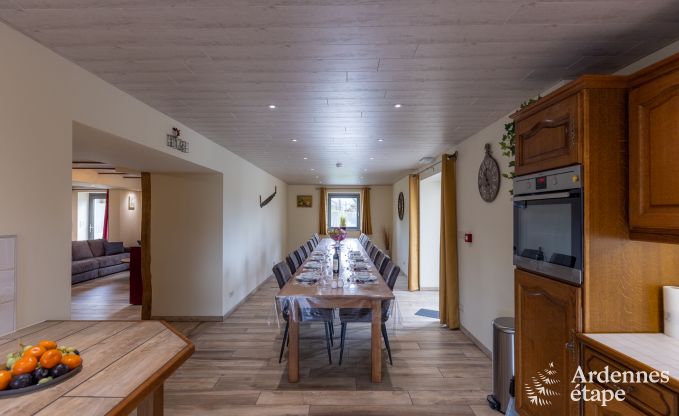 Kindvriendelijk vakantiehuis in Libramont voor 22 personen met tuin en speelkamer