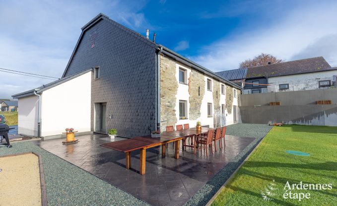 Kindvriendelijk vakantiehuis in Libramont voor 22 personen met tuin en speelkamer