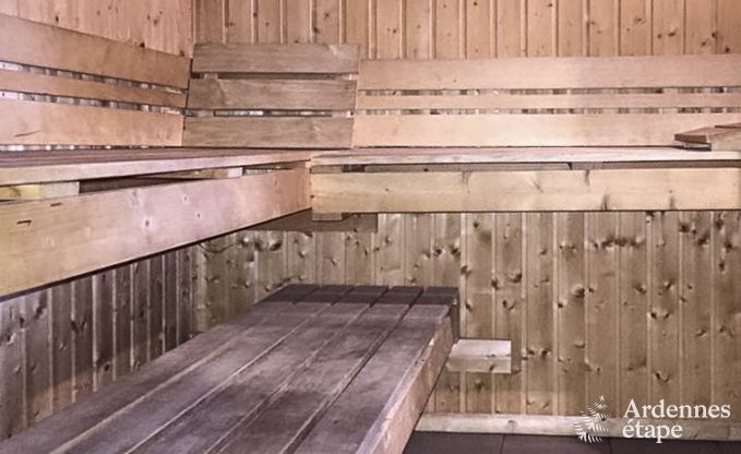 Geweldige groepsaccommodatie met sauna, bubbelbad en speelkamer in Lierneux