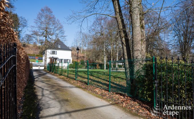 Groot vakantiehuis met zwembad voor 22 p. te huur in de Ardennen (Malmedy)