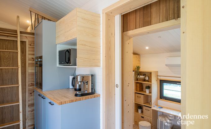 Tiny house voor 6 personen (max 4 volwassenen) met 3 slaapkamers, hottub, speeltuin en barbecue vlakbij Malmedy