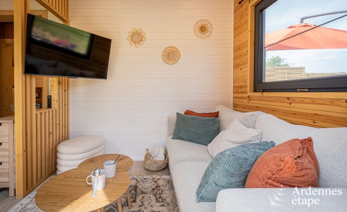 Tiny house voor 6 personen (max 4 volwassenen) met 3 slaapkamers, hottub, speeltuin en barbecue vlakbij Malmedy