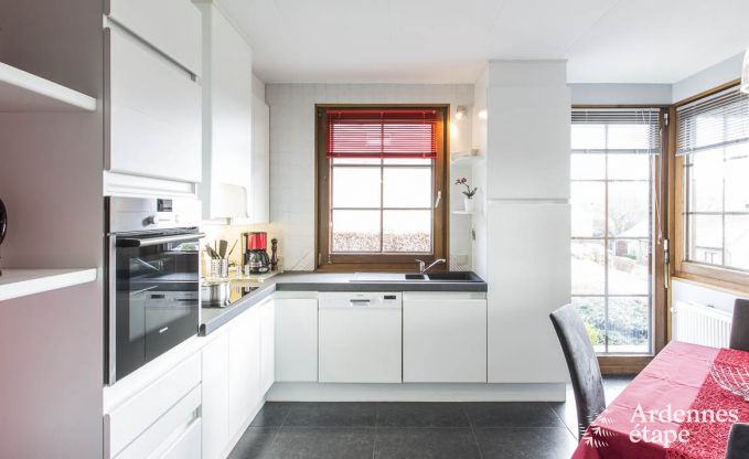 Vakantiehuis met jacuzzi, sauna, spelen en mooi uitzicht op de hoogten van Malmedy voor 6/8 personen in de Ardennen