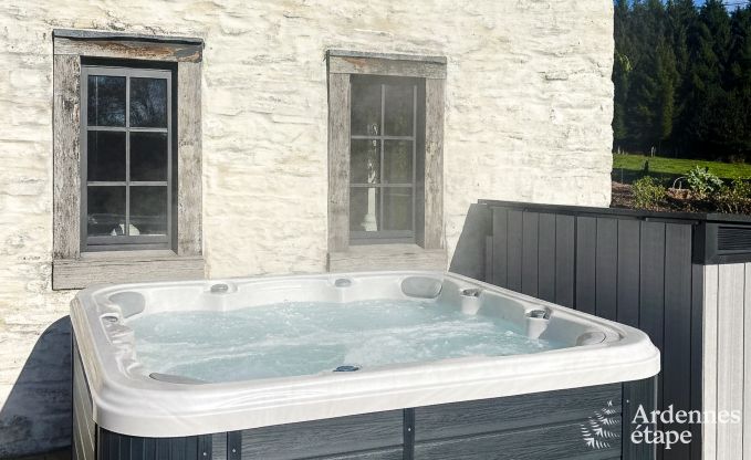 Charmant en stijlvol boerderijtje voor 14 personen en 2 honden in Manhay