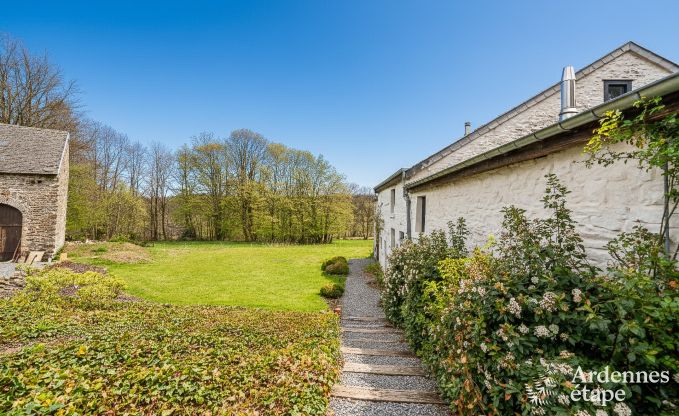 Charmant en stijlvol boerderijtje voor 14 personen en 2 honden in Manhay