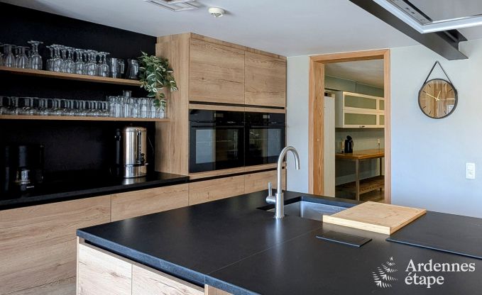 Ruim vakantiehuis voor 30 personen in Manhay, Ardennen