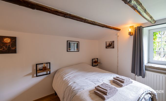 Charmant vakantiehuis in Manhay voor 8 personen, met verwarmd buitenzwembad, privvijver en fietsgarage aan de rand van het bos