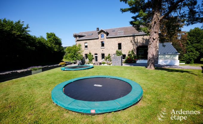 Vakantiehuis in Manhay voor 20 personen met 7 slaapkamers, eigen discotheek en bioscoop
