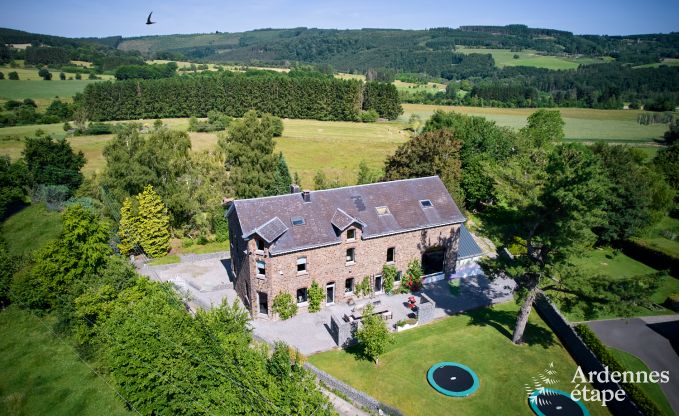 Vakantiehuis in Manhay voor 20 personen met 7 slaapkamers, eigen discotheek en bioscoop