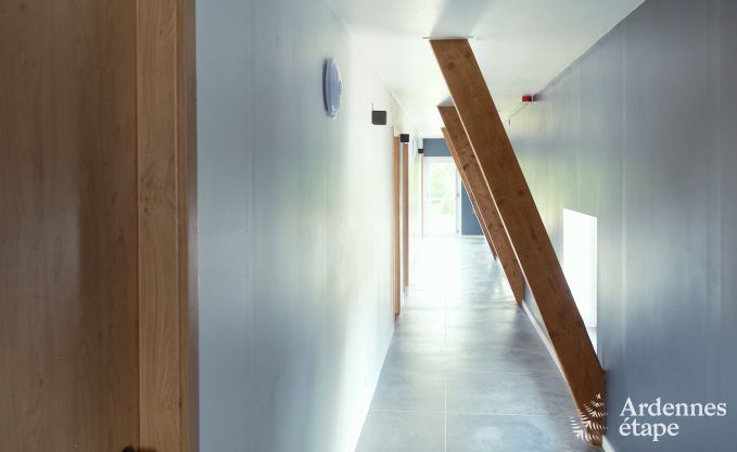 Villa in Marche-en-Famenne voor 28 personen met 11 slaapkamers, binnenzwembad en sauna