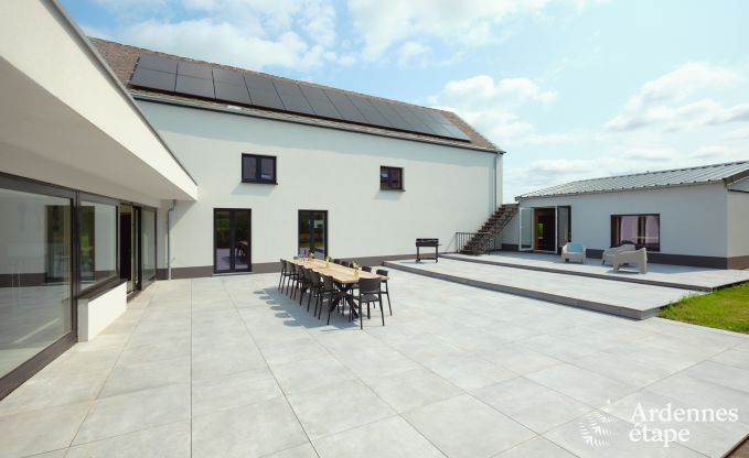 Villa in Marche-en-Famenne voor 28 personen met 11 slaapkamers, binnenzwembad en sauna