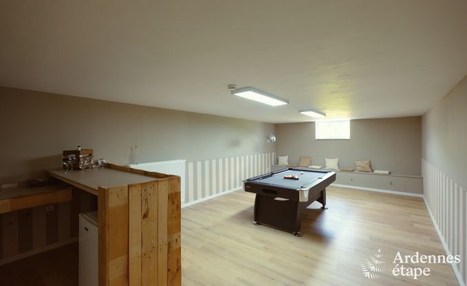 Villa in Marche-en-Famenne voor 28 personen met 11 slaapkamers, binnenzwembad en sauna