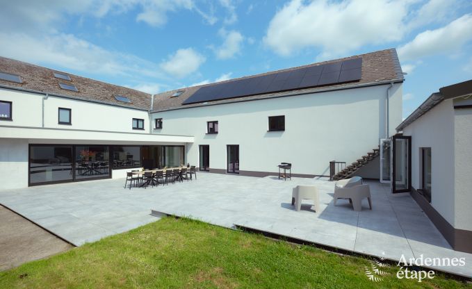 Villa in Marche-en-Famenne voor 28 personen met 11 slaapkamers, binnenzwembad en sauna