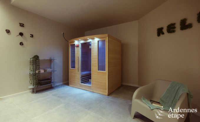 Villa in Marche-en-Famenne voor 28 personen met 11 slaapkamers, binnenzwembad en sauna