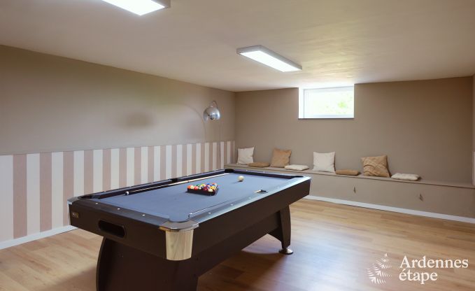 Villa in Marche-en-Famenne voor 28 personen met 11 slaapkamers, binnenzwembad en sauna