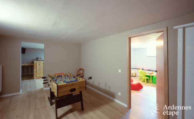 Villa in Marche-en-Famenne voor 28 personen met 11 slaapkamers, binnenzwembad en sauna