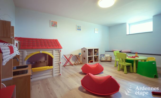 Villa in Marche-en-Famenne voor 28 personen met 11 slaapkamers, binnenzwembad en sauna