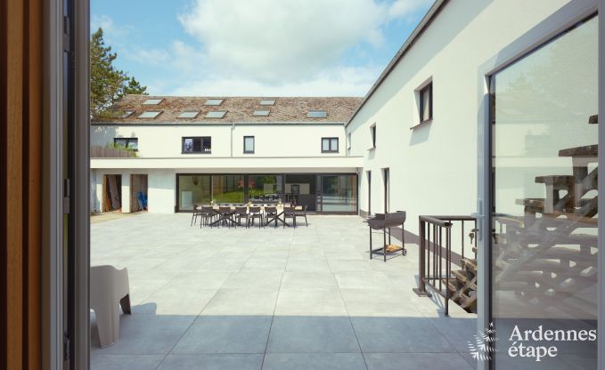 Villa in Marche-en-Famenne voor 28 personen met 11 slaapkamers, binnenzwembad en sauna