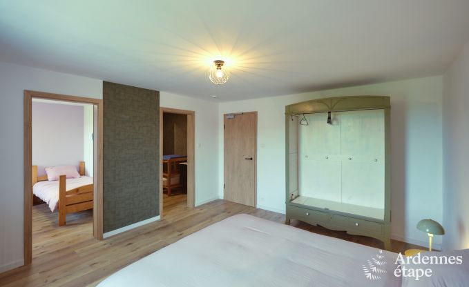 Villa in Marche-en-Famenne voor 28 personen met 11 slaapkamers, binnenzwembad en sauna