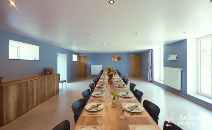 Villa in Marche-en-Famenne voor 28 personen met 11 slaapkamers, binnenzwembad en sauna