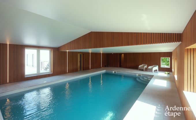Villa in Marche-en-Famenne voor 28 personen met 11 slaapkamers, binnenzwembad en sauna