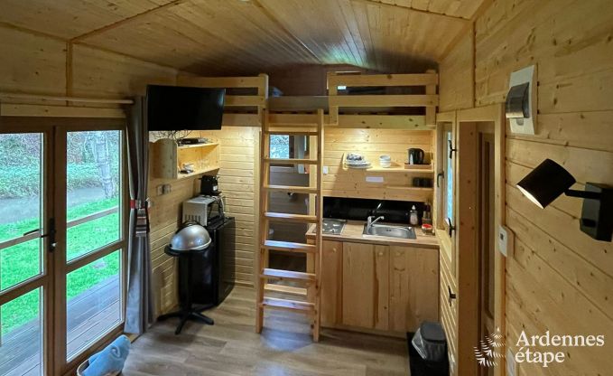 Vakantiewoning voor 41 personen met 22 slaapkamers aan het water in de Ardennen, nabij Maredsous