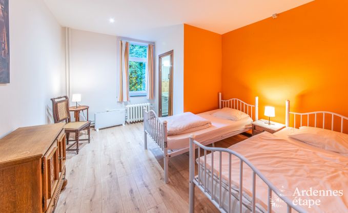 Vakantiewoning voor 41 personen met 22 slaapkamers aan het water in de Ardennen, nabij Maredsous