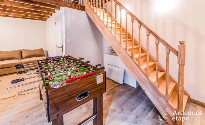 Vakantiewoning voor 41 personen met 22 slaapkamers aan het water in de Ardennen, nabij Maredsous