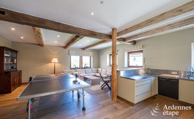 Ruime vakantiewoning in Maredsous voor 18 personen met 6 slaapkamers, 5 badkamers, pizzaoven en grote priv�tuin nabij Dinant en Mettet