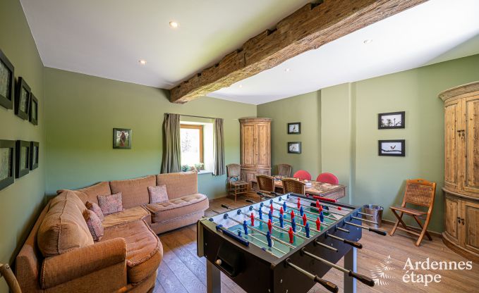 Ruime vakantiewoning in Maredsous voor 18 personen met 6 slaapkamers, 5 badkamers, pizzaoven en grote priv�tuin nabij Dinant en Mettet