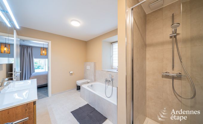 Rolstoeltoegankelijke vakantiewoning in Martelange voor 9 personen met privtuin