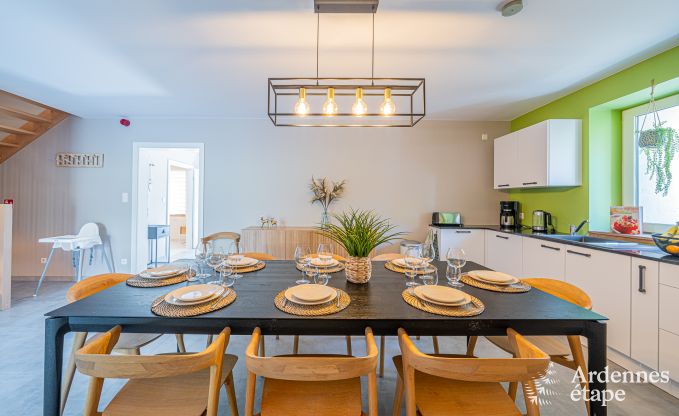 Rolstoeltoegankelijke vakantiewoning in Martelange voor 9 personen met privtuin