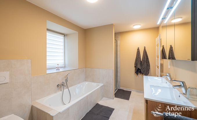 Rolstoeltoegankelijke vakantiewoning in Martelange voor 9 personen met privtuin