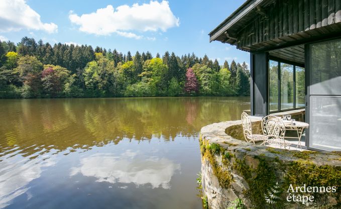 Romantische chalet aan het water voor 2 personen in Momignies