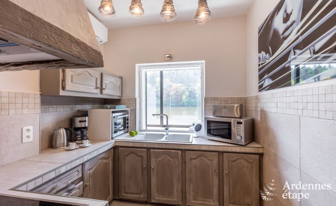 Romantische chalet aan het water voor 2 personen in Momignies