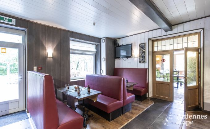 Vakantie midden in de natuur in de Ardennen: ruime villa in Houffalize (Nadrin) voor 28 personen met talrijke voorzieningen en diensten, huisdieren welkom