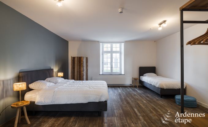 Luxe villa in Neufch�teau voor 20 personen met grote wellnessruimte