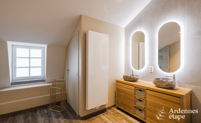 Luxe villa in Neufch�teau voor 20 personen met grote wellnessruimte