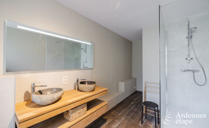 Luxe villa in Neufch�teau voor 20 personen met grote wellnessruimte