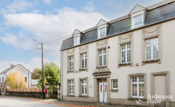 Luxe villa in Neufch�teau voor 20 personen met grote wellnessruimte