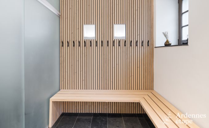 Luxe villa in Neufch�teau voor 20 personen met grote wellnessruimte