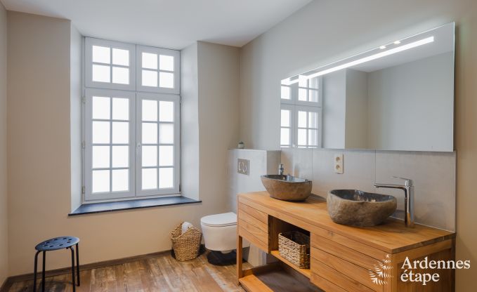 Luxe villa in Neufch�teau voor 20 personen met grote wellnessruimte