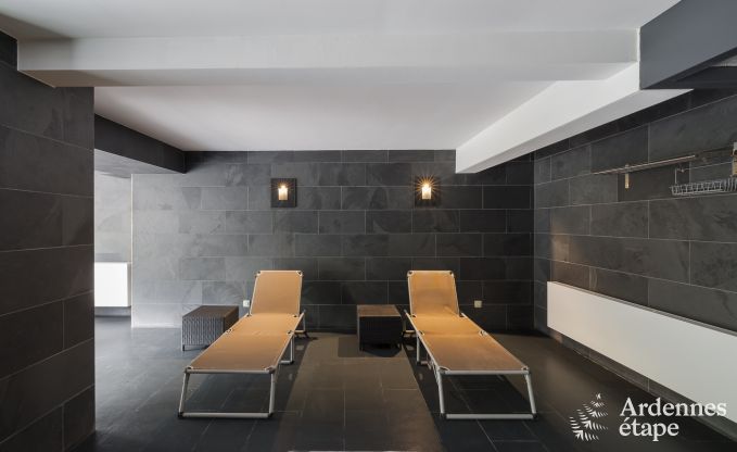 Luxe villa in Neufch�teau voor 20 personen met grote wellnessruimte