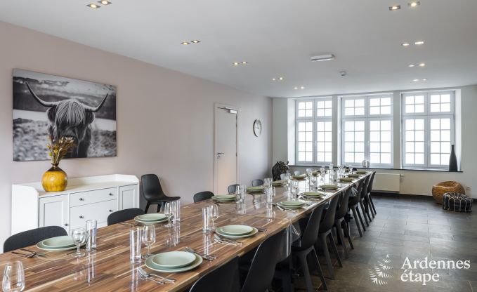 Luxe villa in Neufch�teau voor 20 personen met grote wellnessruimte